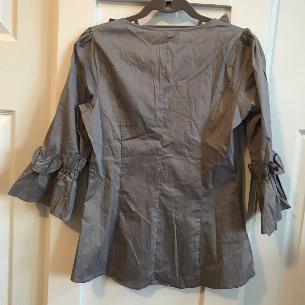 Bell Ruffle Gray - Picture 4 of 4
